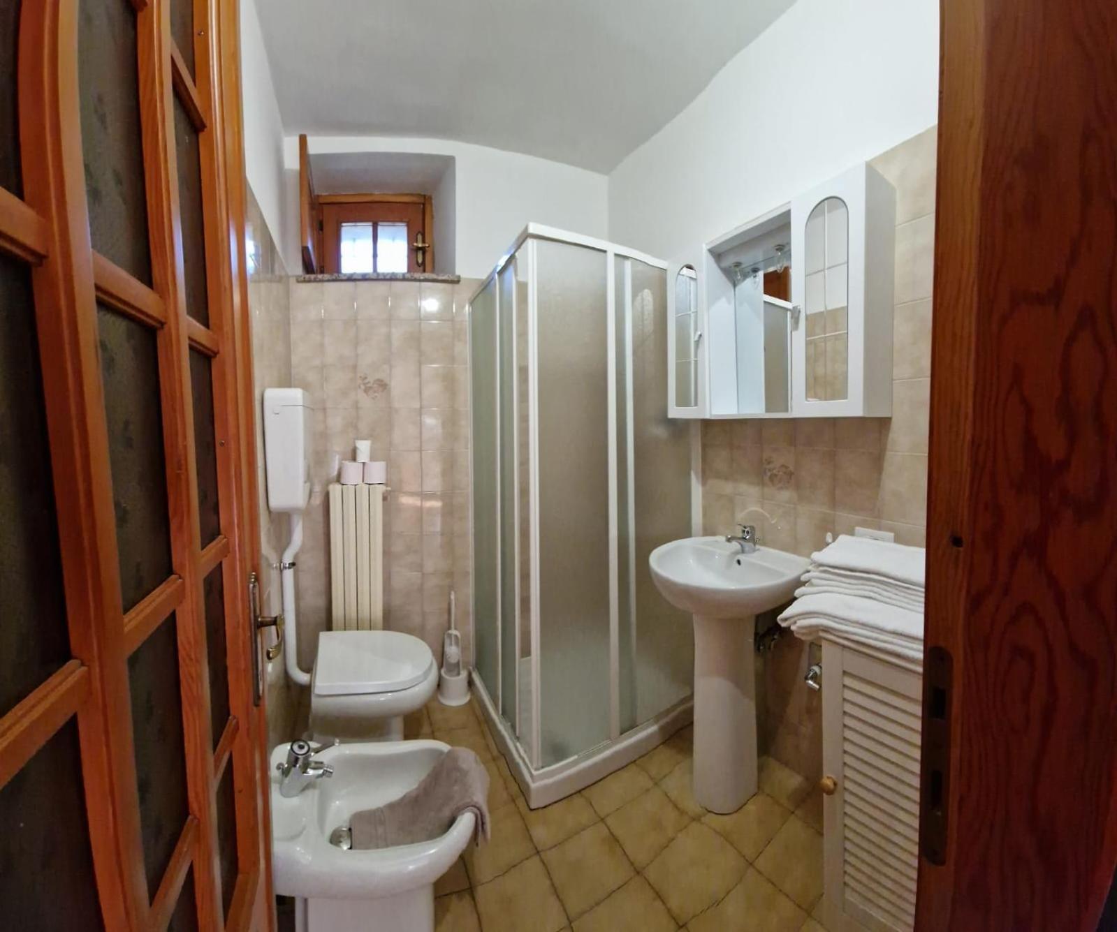 A Casa Di Gio Apartment Aosta Luaran gambar